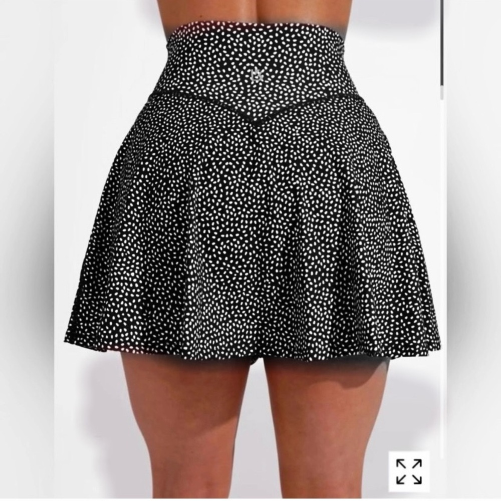 🖤🤍 Buff Bunny Nubre Skort Black Polka Bossy Print -Medium 🖤NEW, never worn🤍